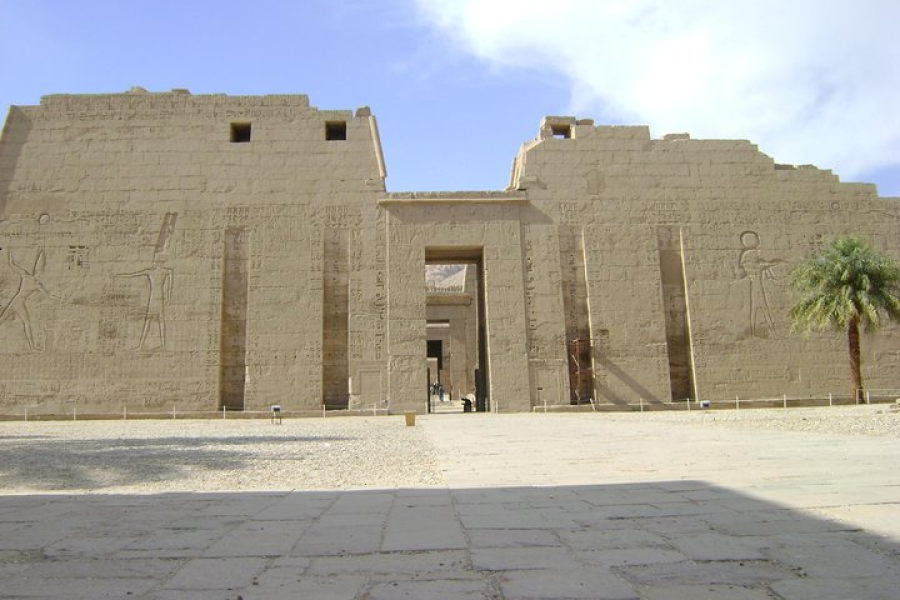 Medinet Habu, Deir El-Medina & Valley of the Queens Tour